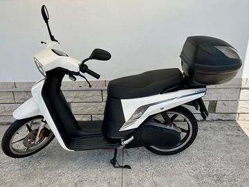 Scooter elettrico Askoll NGS3 - 2023 ruote alte
