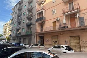 Locale con destinazione d'uso deposito