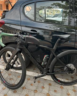 Pinarello Grevil Campagnolo Ekar – Fulcrum
