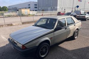 Alfa romeo 75 - 1988