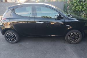 Lancia Ypsilon Hybrid 