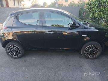 Lancia Ypsilon Hybrid 