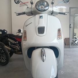 Piaggio Vespa 300 GTS Super S