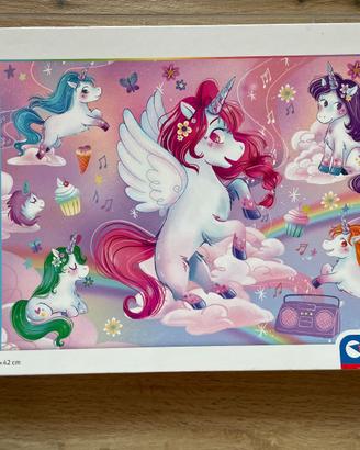 Vari giochi in scatola per bambini