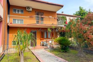 Villa a schiera Aci Sant'Antonio [AA-CB123-AVVRG]