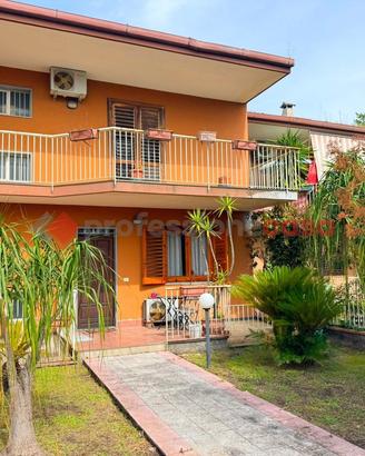 Villa a schiera Aci Sant'Antonio [AA-CB123-AVVRG]