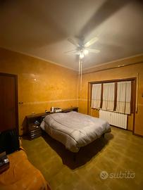 Stanza con bagno privato e matrimoniale