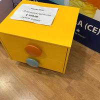 comodino colore giallo girasole