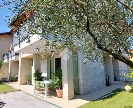 VILLA A SCHIERA A CAPRINO VERONESE