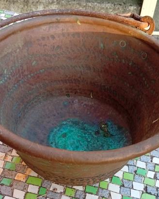 Pentola in rame antica