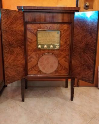 Mobile radio vintage anni '40