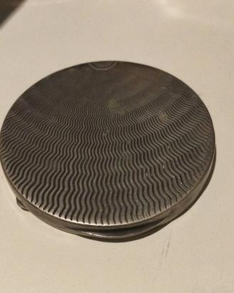 Rispondo solo su WhatsApp