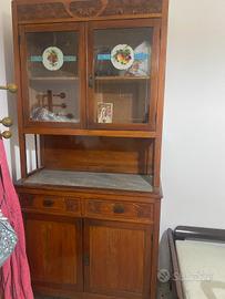 credenza antica 