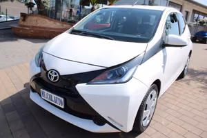 Toyota Aygo 1.0 VVT-i 69 CV 5 porte x-play