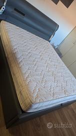 letto matrimoniale più copri testiera e materasso 