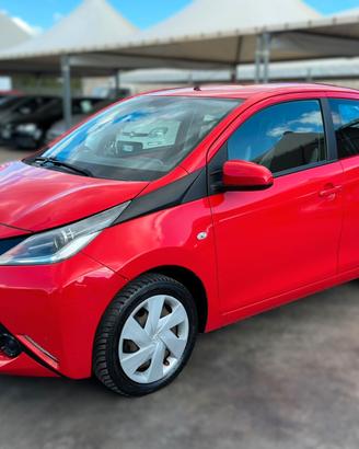 Toyota Aygo 1.0 VVT-i 69 CV 5 porte x-cool TSS