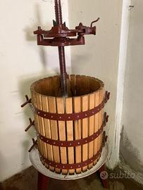 torchio per pigiatura uva