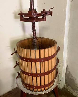 torchio per pigiatura uva