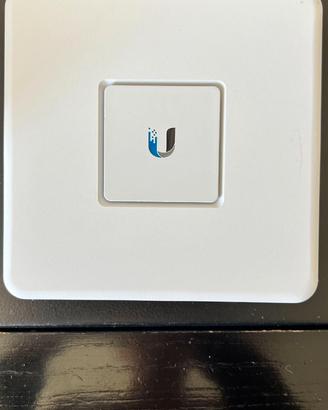 Ubiquiti UniFi Security Gateway (USG)