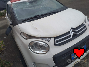 Citroën c1 cabrio sinistrata incidentata airbag ok