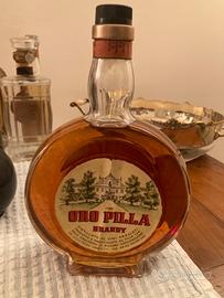 Collezione antiche bottiglie di liquore