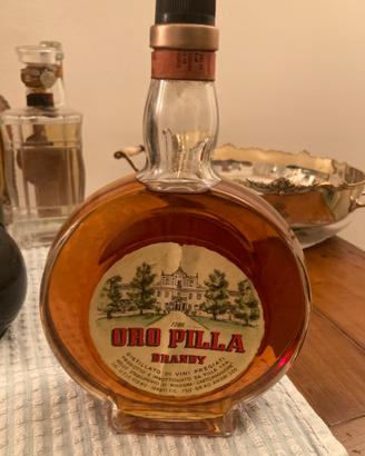 Collezione antiche bottiglie di liquore