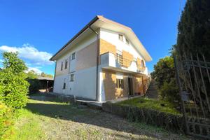 CASA INDIPENDENTE CON DUE UNITA' ABITATIVE - CA...