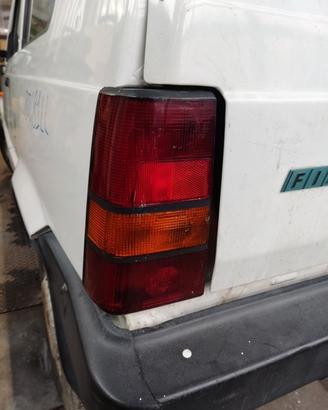 Fanale posteriore sinistro FIAT PANDA del 2000