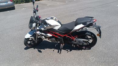 Benelli bn 125 incidentata 