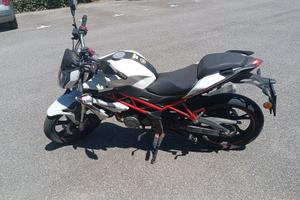 Benelli bn 125 incidentata 