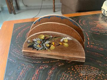 Portatovaglioli vintage in legno con fiore