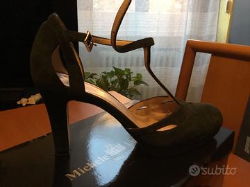 Sandalo verde camoscio