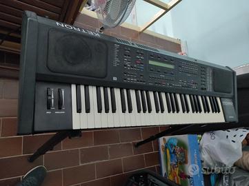 Tastiera solton ketron ms 60 + pedaliera omaggio