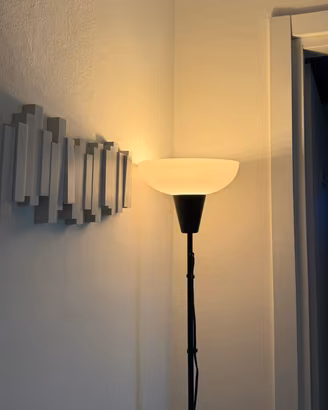 Lampada da terra nera