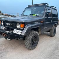 Toyota land cruiser lj 70