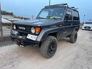 Toyota land cruiser lj 70