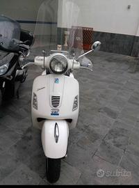 Vespa gts 300