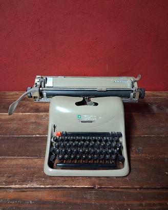 Macchina da scrivere Olivetti Lexikon 80