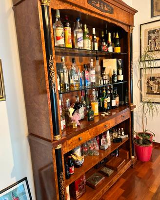 Credenza soggiorno (antiquariato)