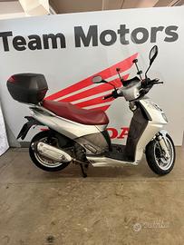 Aprilia Sportcity Cube 300 .