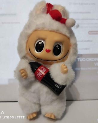 Labubu edizione limit con bottiglia Coca  Cola