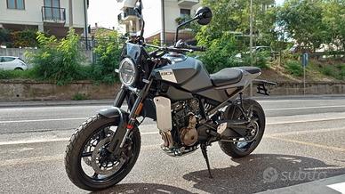 Husqvarna Svartpilen 801 nuova