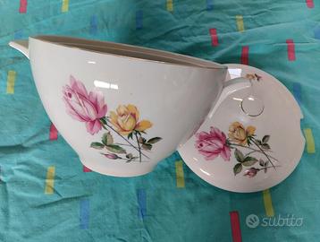 Zuppiera in porcellana tedesca con coperchio