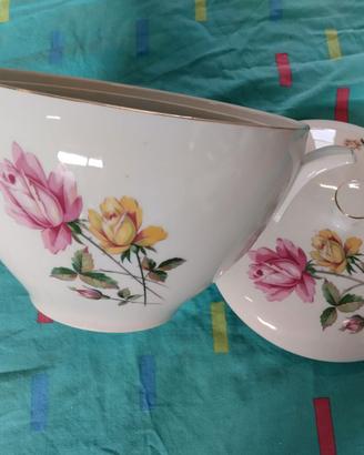 Zuppiera in porcellana tedesca con coperchio