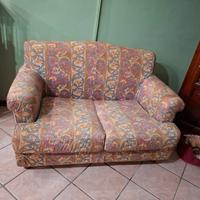 2 divani biposto,come nuovi in tessuto come nuovi