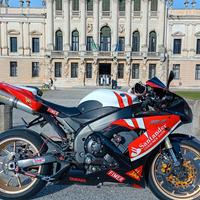 Yamaha R1 