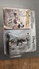 Topolino Statua Steamboat Willie + Francobollo