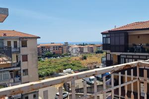 4 LOCALI A ACIREALE