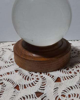 Sfera di vetro da meditazione con base