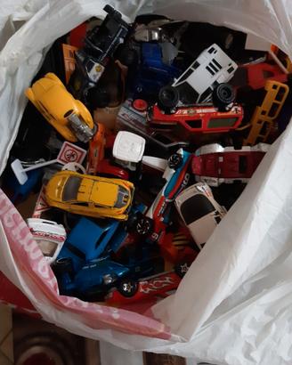 Macchinine giocattolo